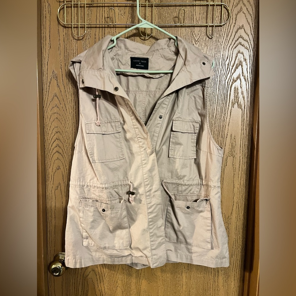 Light Pink Utility Vest with Hood Plus | Love Tree